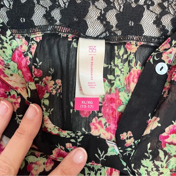 No Boundaries Black Floral Sheer Button Up Collared Blouse Shirt XL - Picture 6 of 8